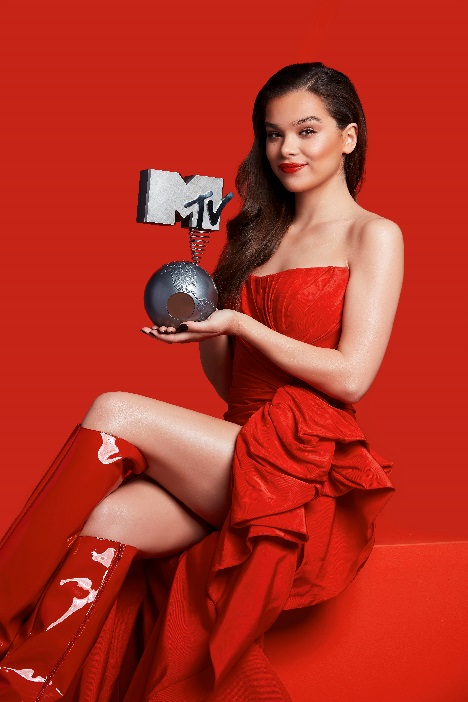Hailee将在2018 MTV EMA颁奖盛典中担任主持人