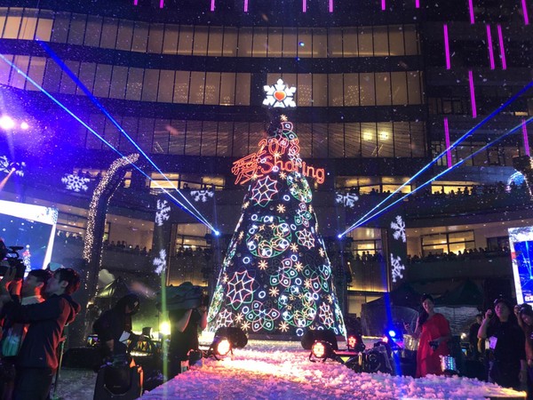 台湾高雄统一圣诞活动「爱・Sharing」正式点灯
