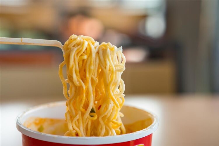 高血压祸根不止是盐，医生：4种食物要少吃，多吃1口，血管堵1分