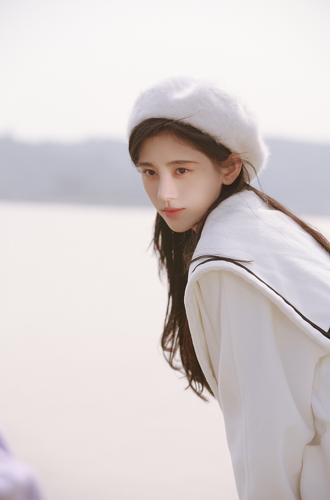 她变身水手美少女甜美软萌, 皮肤吹弹可破散发仙女味,这颜值太惊艳了!