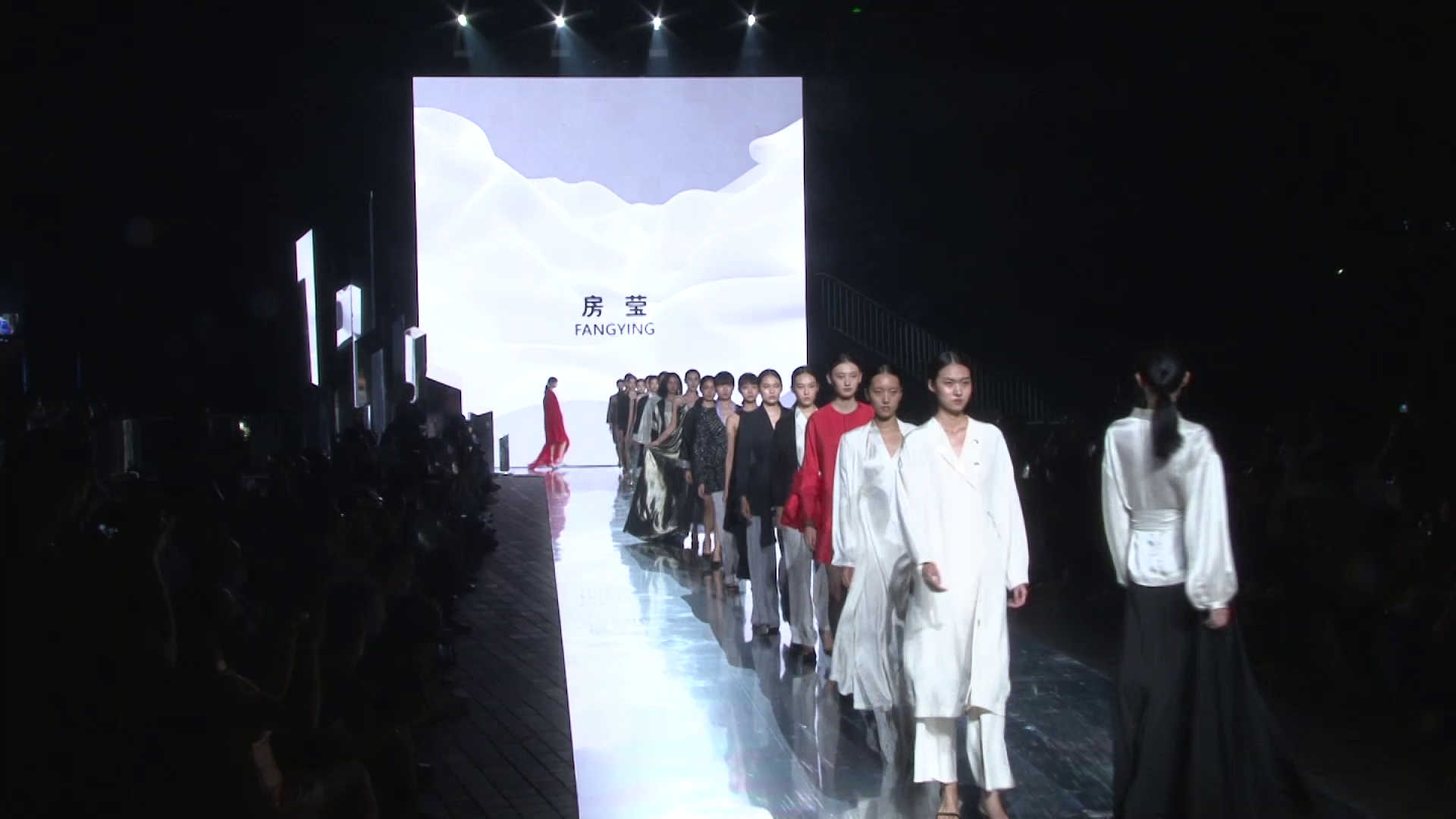 2021服贸会展现时尚新亮点 国风大师秀首钢园上演
