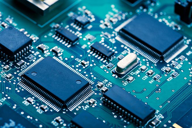 芯片大厂新一轮提价潮：ST、赛灵思等计划四季度涨价
