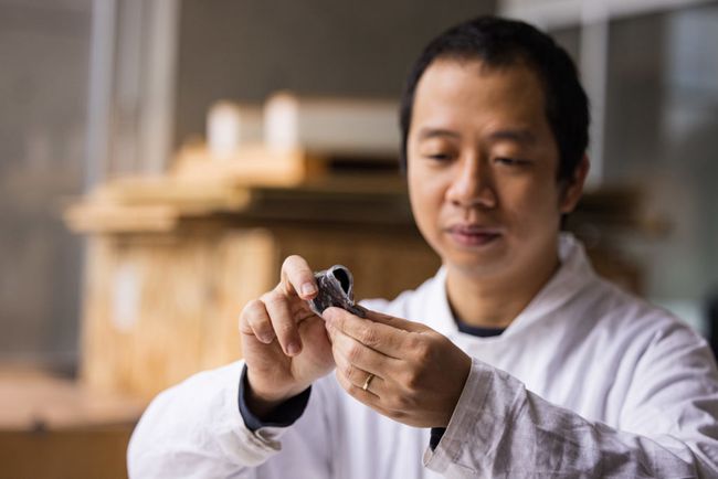 科学家研发出了“超薄”伸缩电池,你甚至可以直接水洗