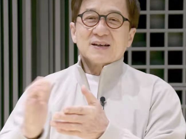 荷兰弟拍打戏致敬成龙，成龙知道后想和他合作 
