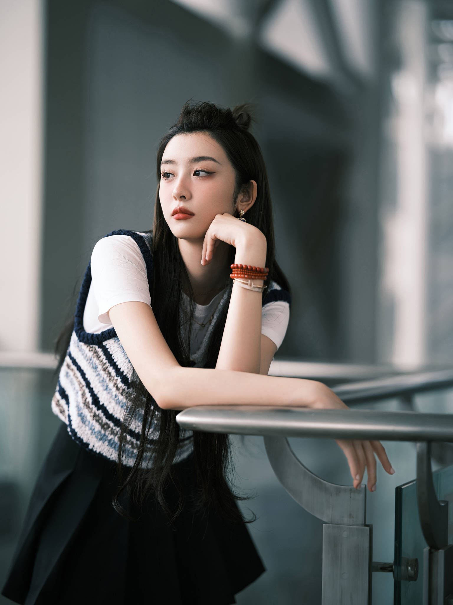 赵小棠穿短裙似女学生 少女感十足 