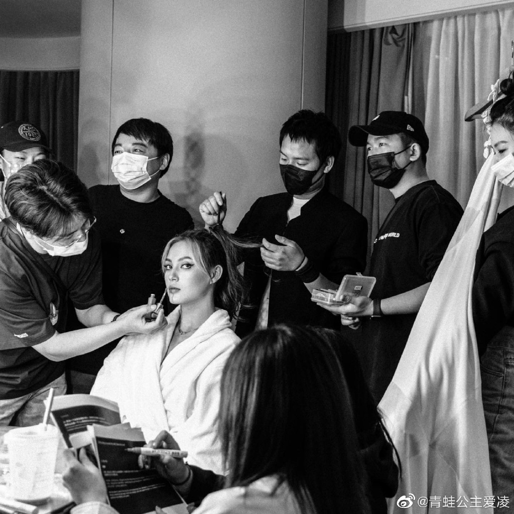 谷爱凌分享近期日常花絮照 不舍暂别中国 