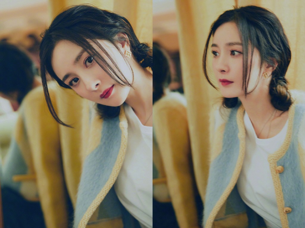 杨幂美照曝光清新甜美 歪头托腮少女感十足 