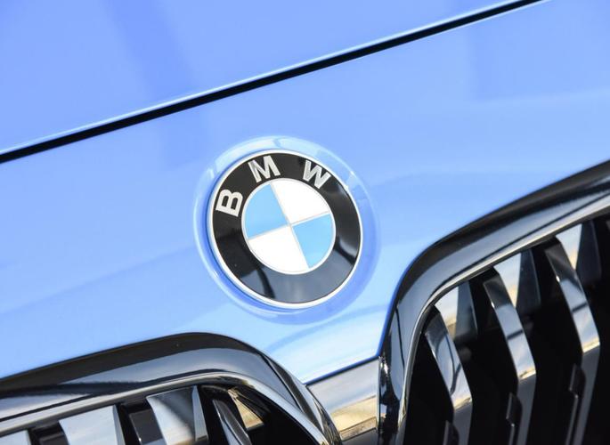 宝马新车暂不支持苹果CarPlay与Android Auto，最迟6月底前可更新软件使用 