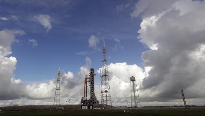 NASA为何要花上千亿美元再次登月探索 