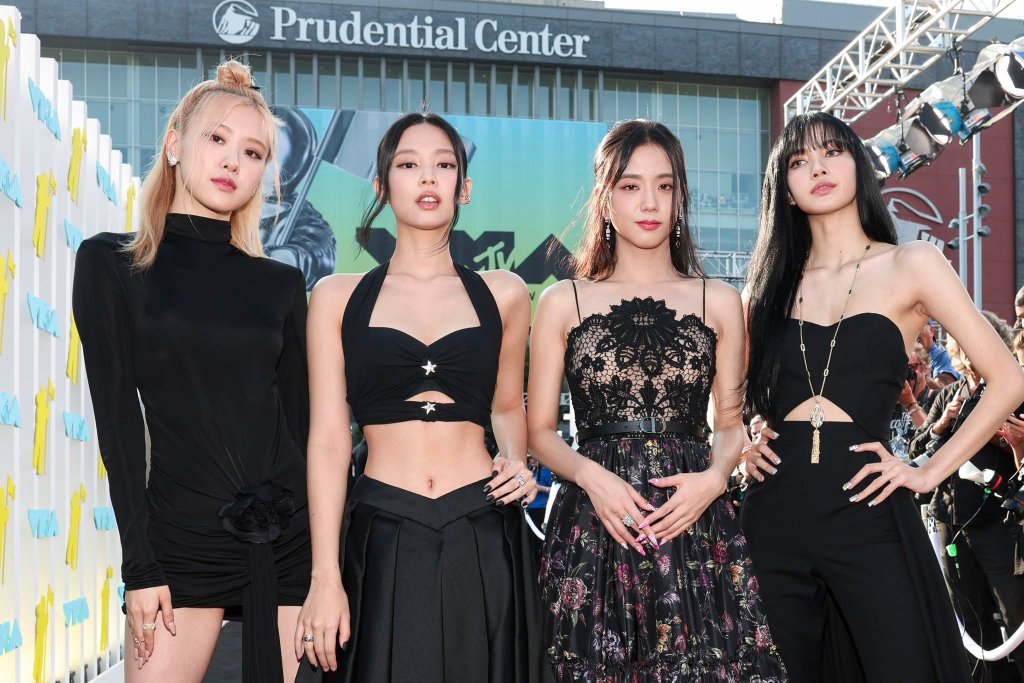 韩女团Blackpink亮相红毯 四人四色生图能打 