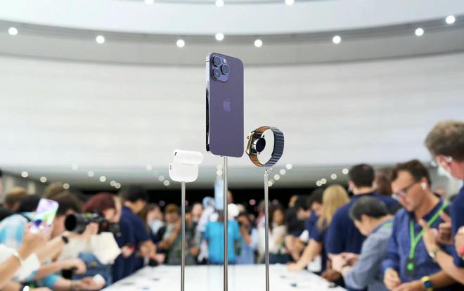 苹果价格战，大屏 iPhone 售价首次低于 7000 元 
