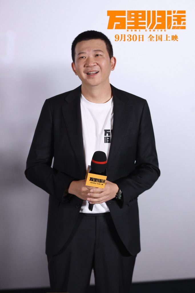 《万里归途》首映口碑获赞，还原外交官撤侨幕后 被张译戳中泪点，观众：真实代入，又震撼又感动