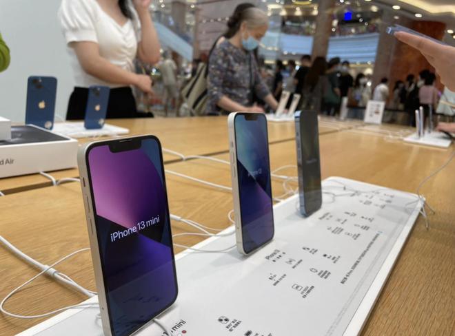  小长假探店：苹果旧机型降价，iPhone14 Pro引关注