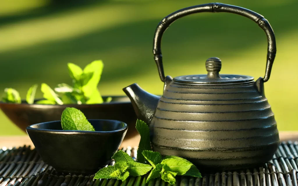 长期喝茶的人，最后都怎样了？对比喝咖啡，哪个更健康？ 