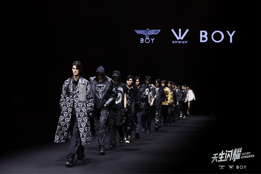 引领朋克风尚，范丞丞、宋雨琦现身BOY LONDON“天生闪耀”秋冬大秀