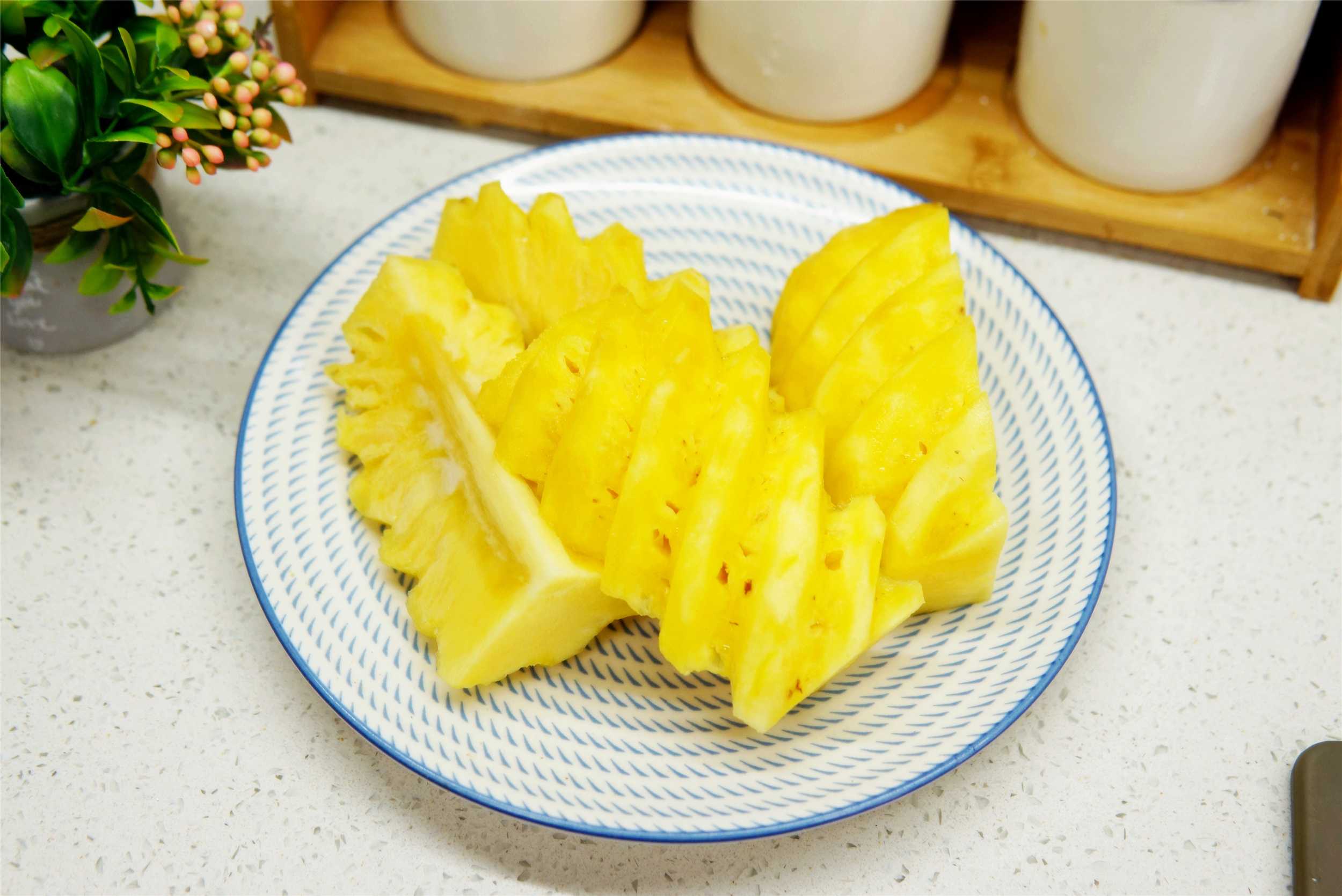 吃菠萝“蜇嘴” 如何才能不被它“伤害”