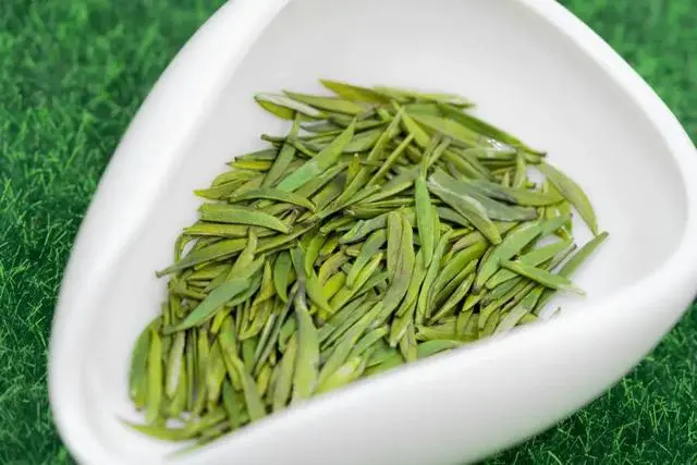 假期吃得油腻？这8种茶记得喝，消食解腻