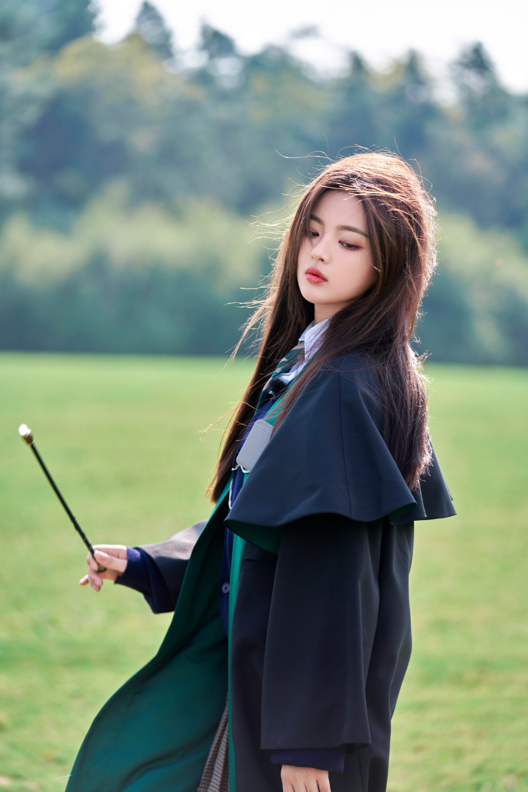 杨超越身穿学院制服 魔法少女好元气