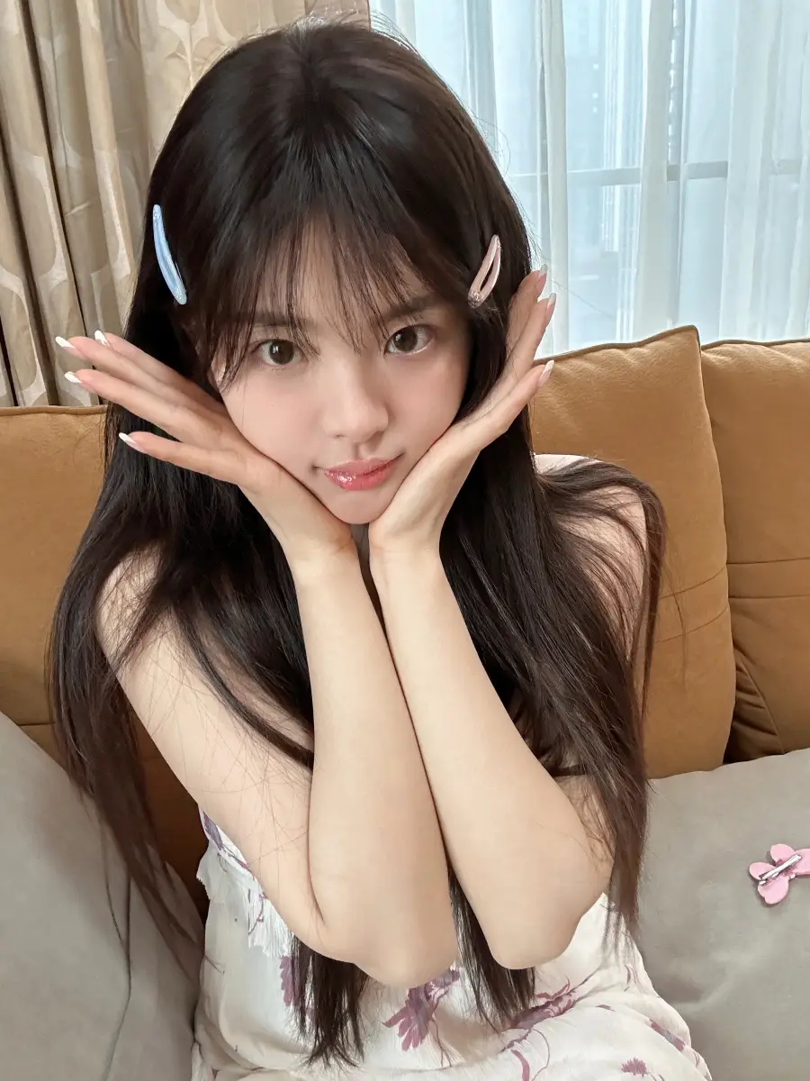 杨超越剪空气刘海了！秒变元气鬼马少女超可爱