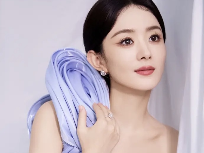 赵丽颖七夕绝美营业照曝光！