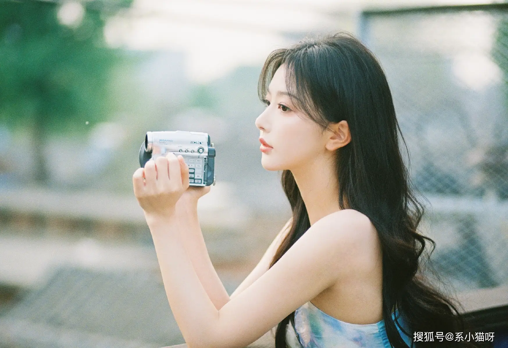 孔雪儿：清纯模样映碧天，甜美笑容韵如仙！