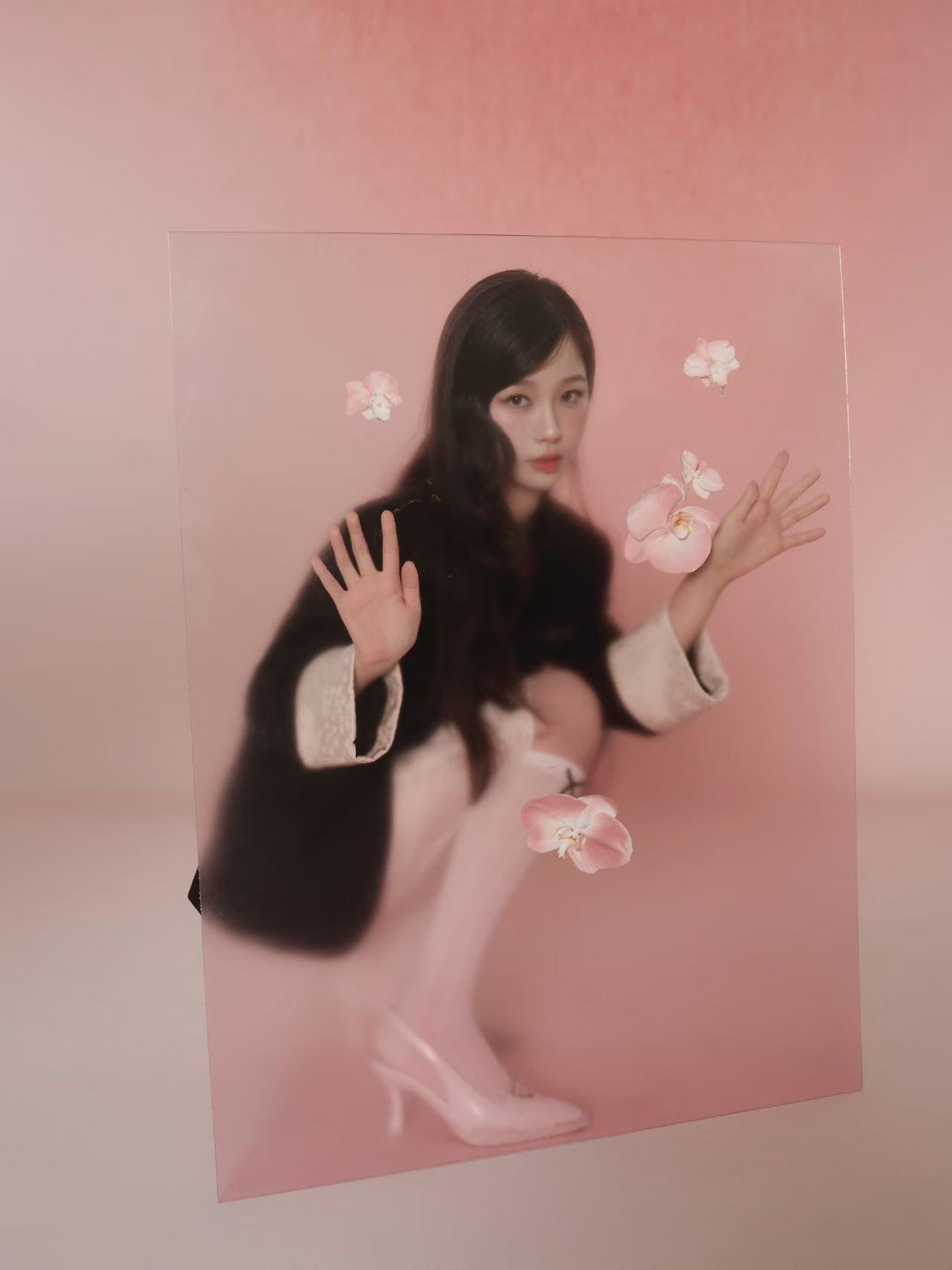 虞书欣新中式穿搭 尽显东方韵味
