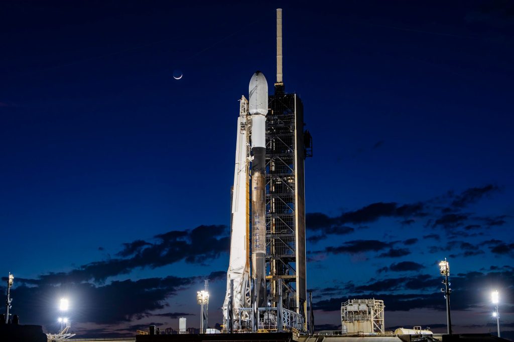 SpaceX公司在澳大利亚西海岸回收星舰碎片