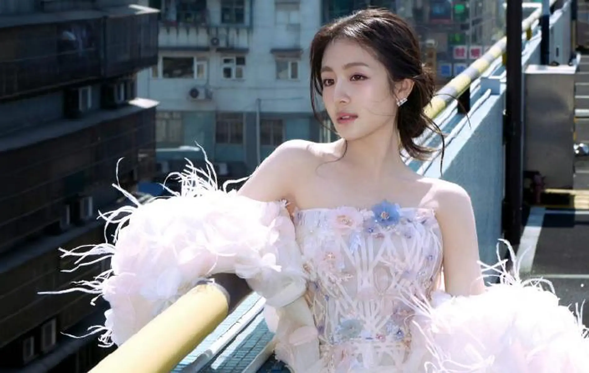 李兰迪 落跑甜心!孔雀服千娇百媚，妥妥的漂亮小妹宝！