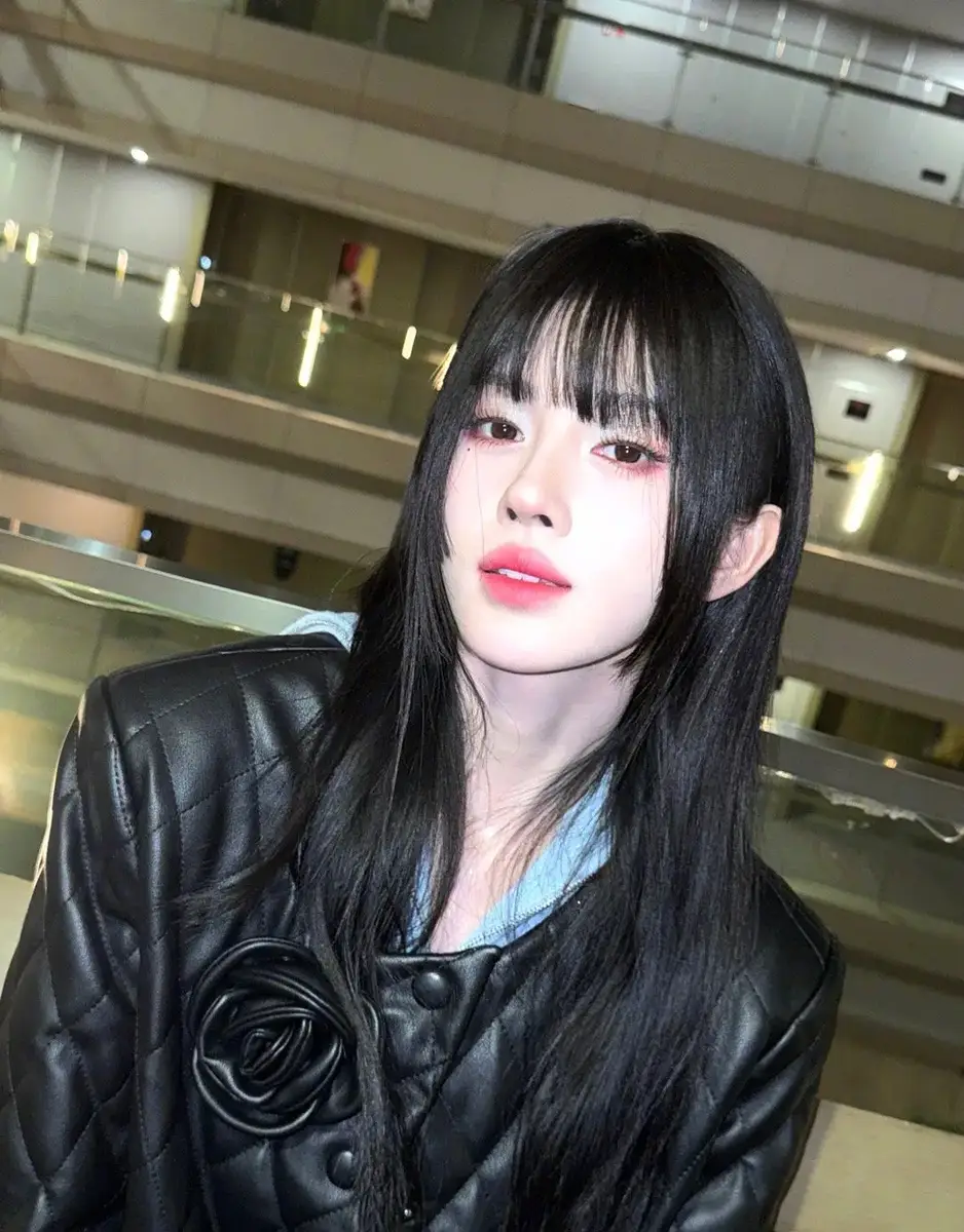 鞠婧祎公主切造型明艳美丽 表情灵动尽显活泼可爱