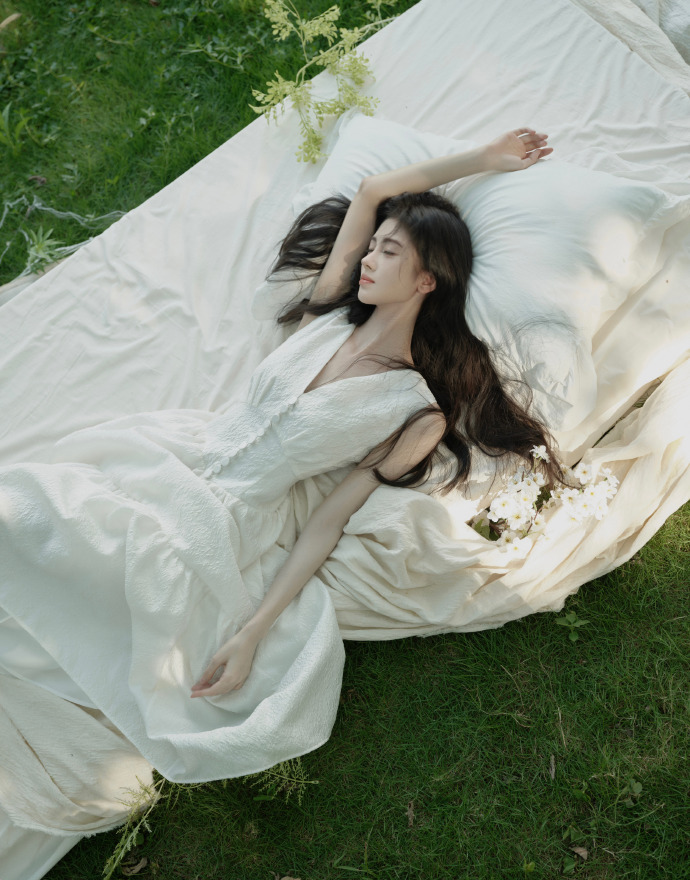 鞠婧祎夏日清凉感美照