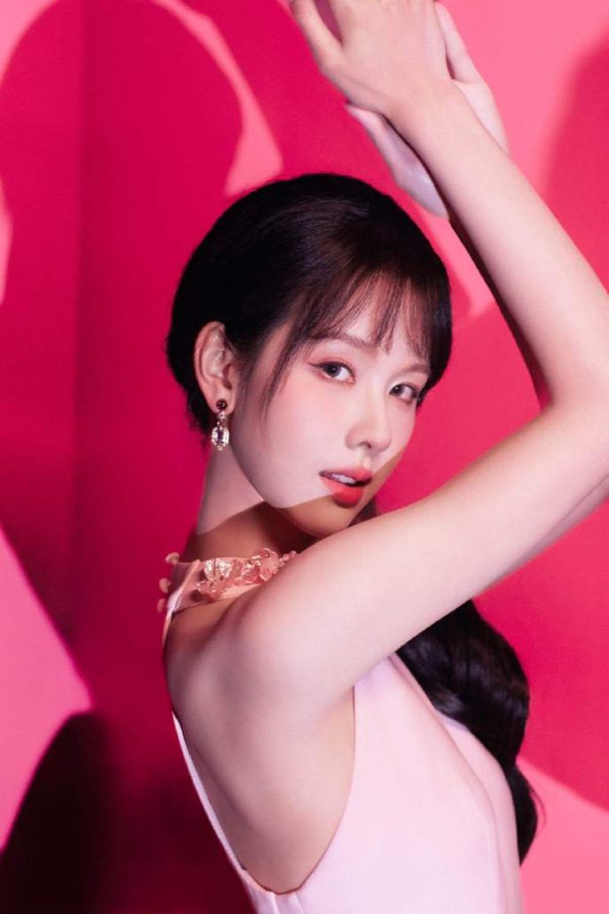 陈都灵爱心编发活力足少女感拉满