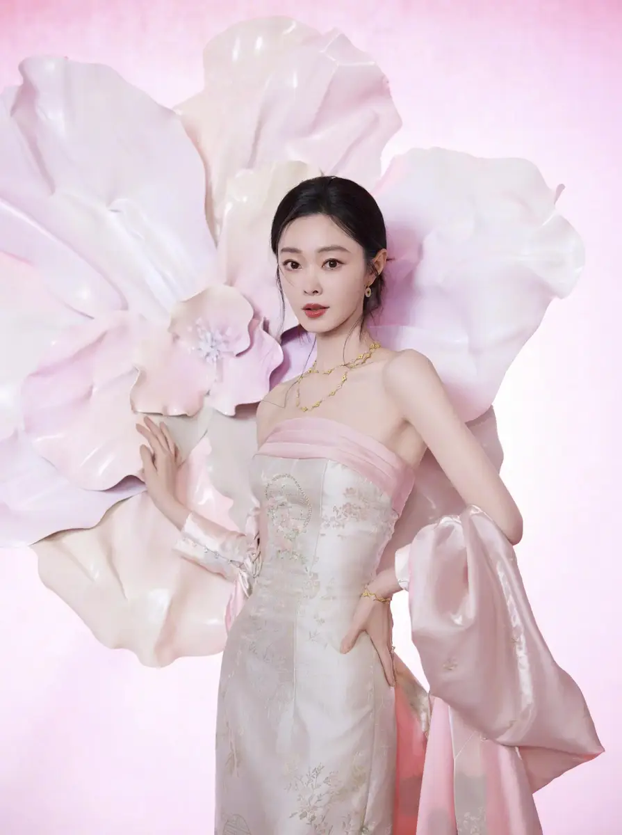女星宋轶魅力风采，唯美公主造型！