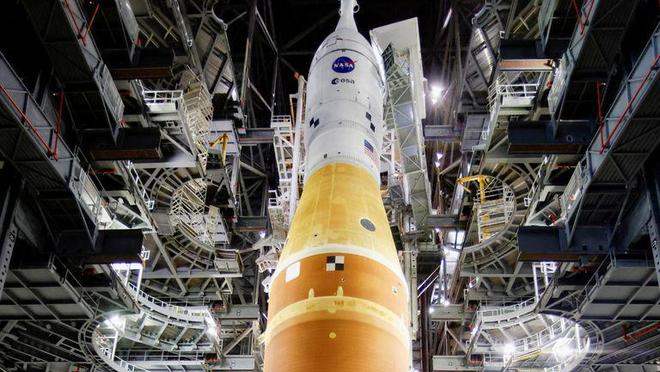 NASA阿尔忒弥斯2号重返发射台,拟4月初执行载人探月任务