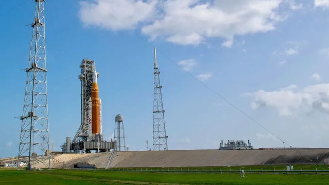 NASA阿尔忒弥斯2号载人绕月任务发射在即，天气成最大变数