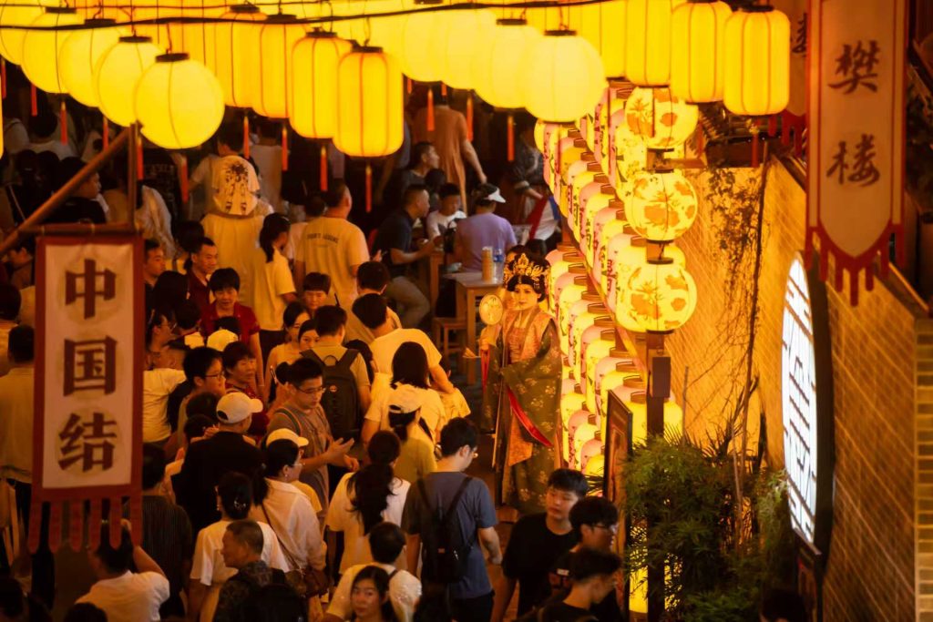 点亮深圳夜游新名片！深圳锦绣中华“超级搭子节”开启城市潮玩夜生活