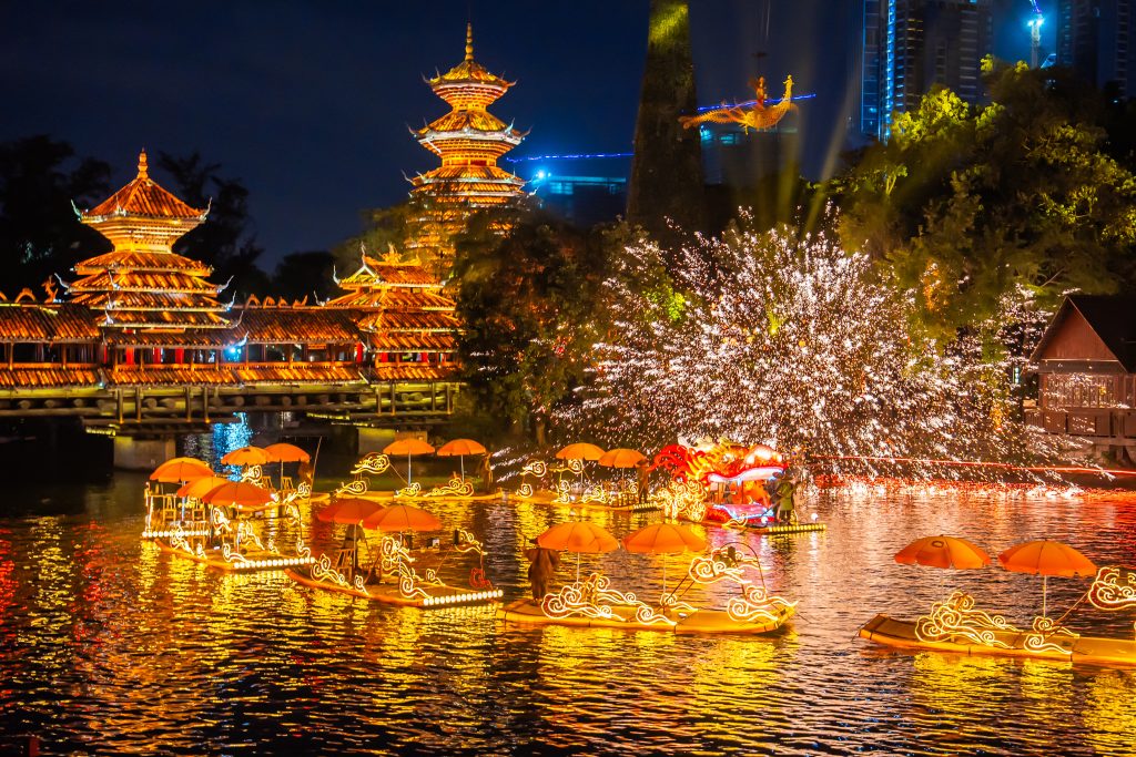 点亮深圳夜游新名片!深圳锦绣中华“超级搭子节”开启城市潮玩夜生活