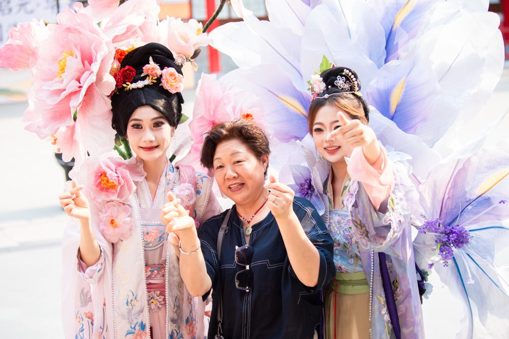深圳锦绣中华推出长者专属优惠，打造有温度的文化旅游新体验——银发半价暖人心，文化惠民再升级