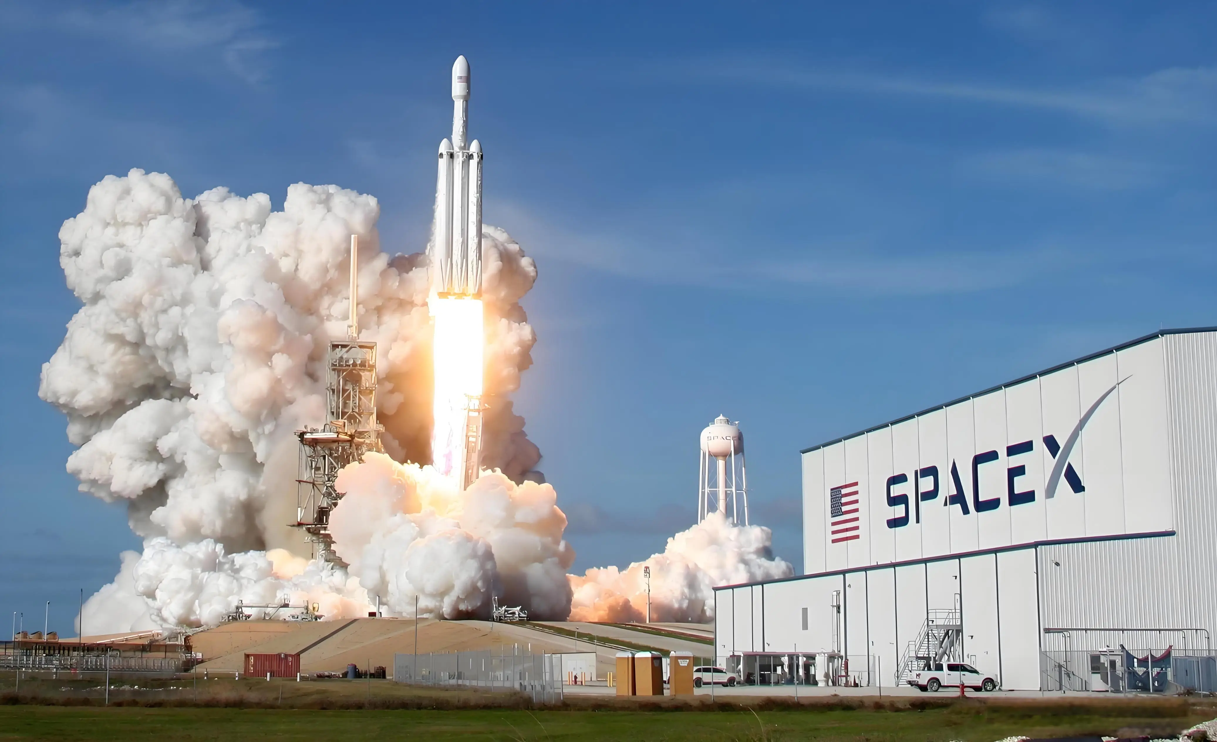 SpaceX与谷歌签署300亿美元算力协议