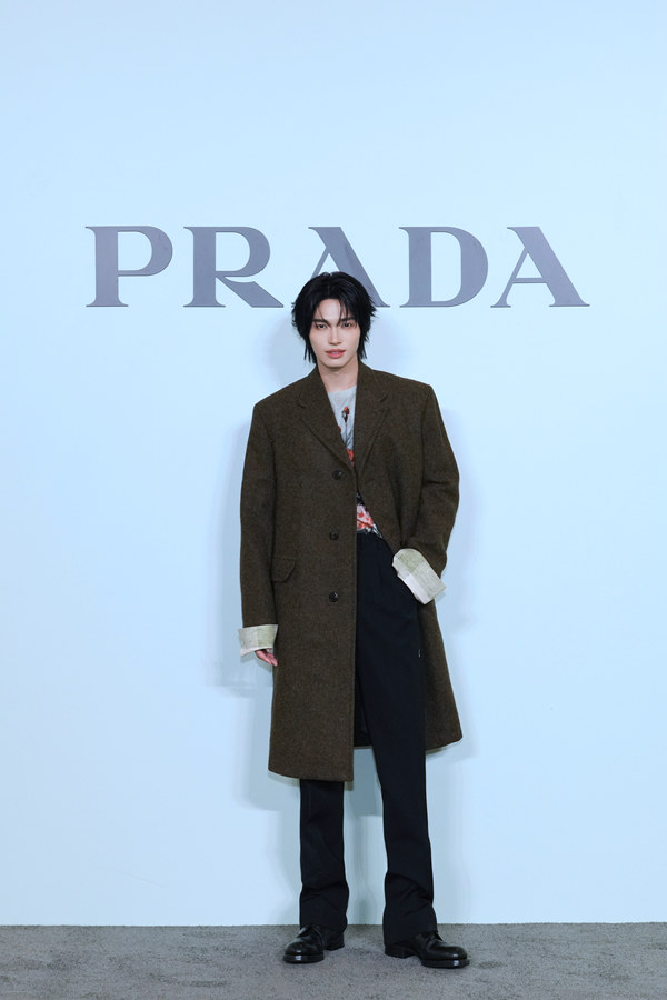 1781164573899493.jpg Prada深圳湾万象城全新精品店璀璨揭幕
