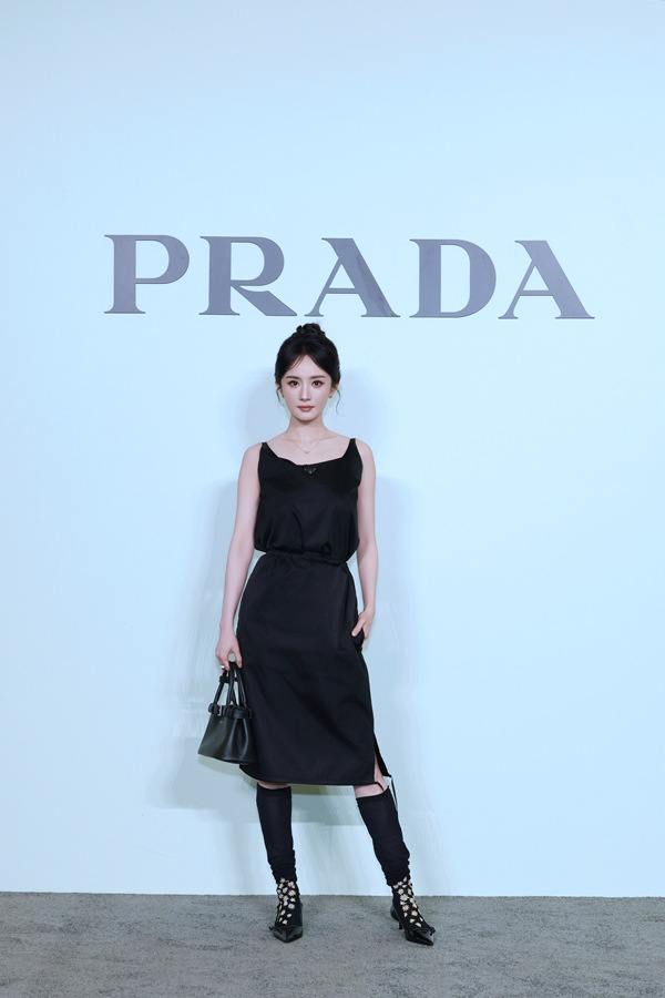 1781164580147685.jpg Prada深圳湾万象城全新精品店璀璨揭幕