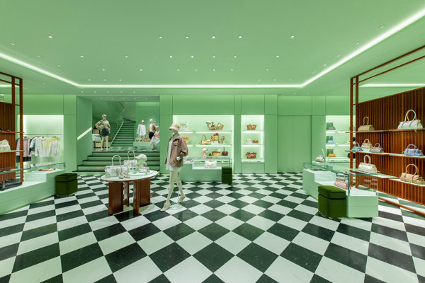 Prada深圳湾万象城全新精品店璀璨揭幕