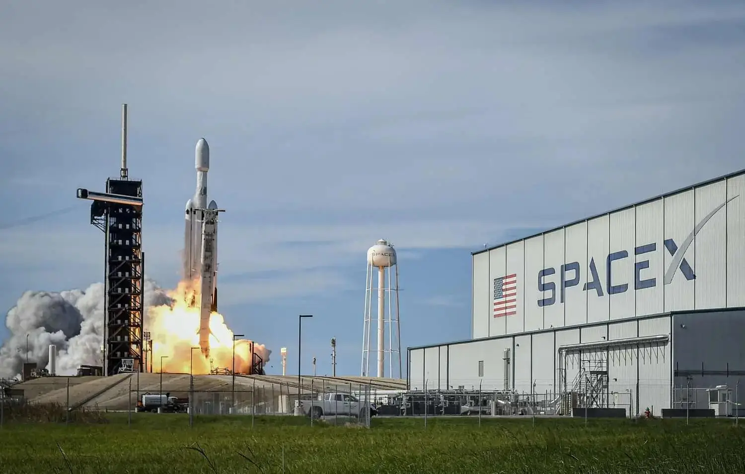 SpaceX再放大招:申请10万颗Gen3卫星,承载全球AI流量