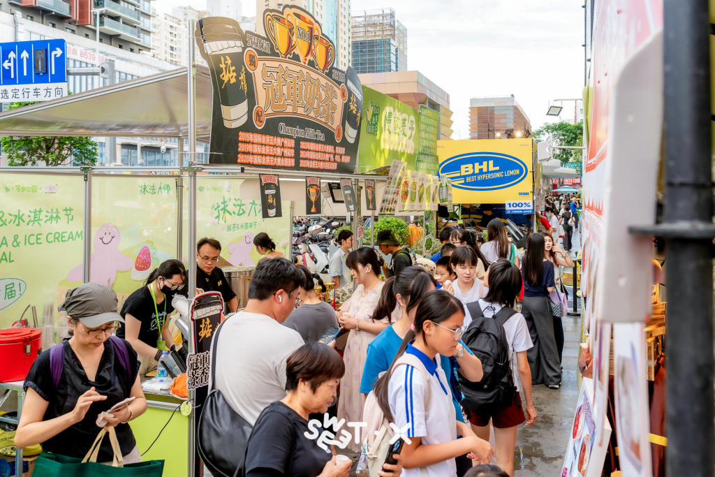 太热闹！深圳大悦城一周年庆放大招，HELLO KITTY夏日甜心派对深圳首展来袭！17城网红甜品空降宝安！
